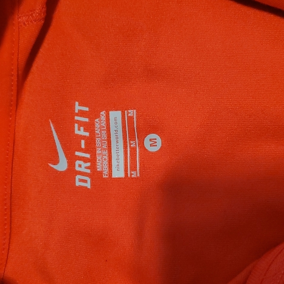 Nike Red Dri Fit jacket - Picture 5 of 6